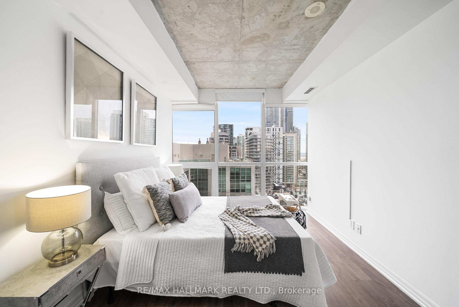 2 Bedrooms Condo at 88 Blue Jays, Toronto For sale