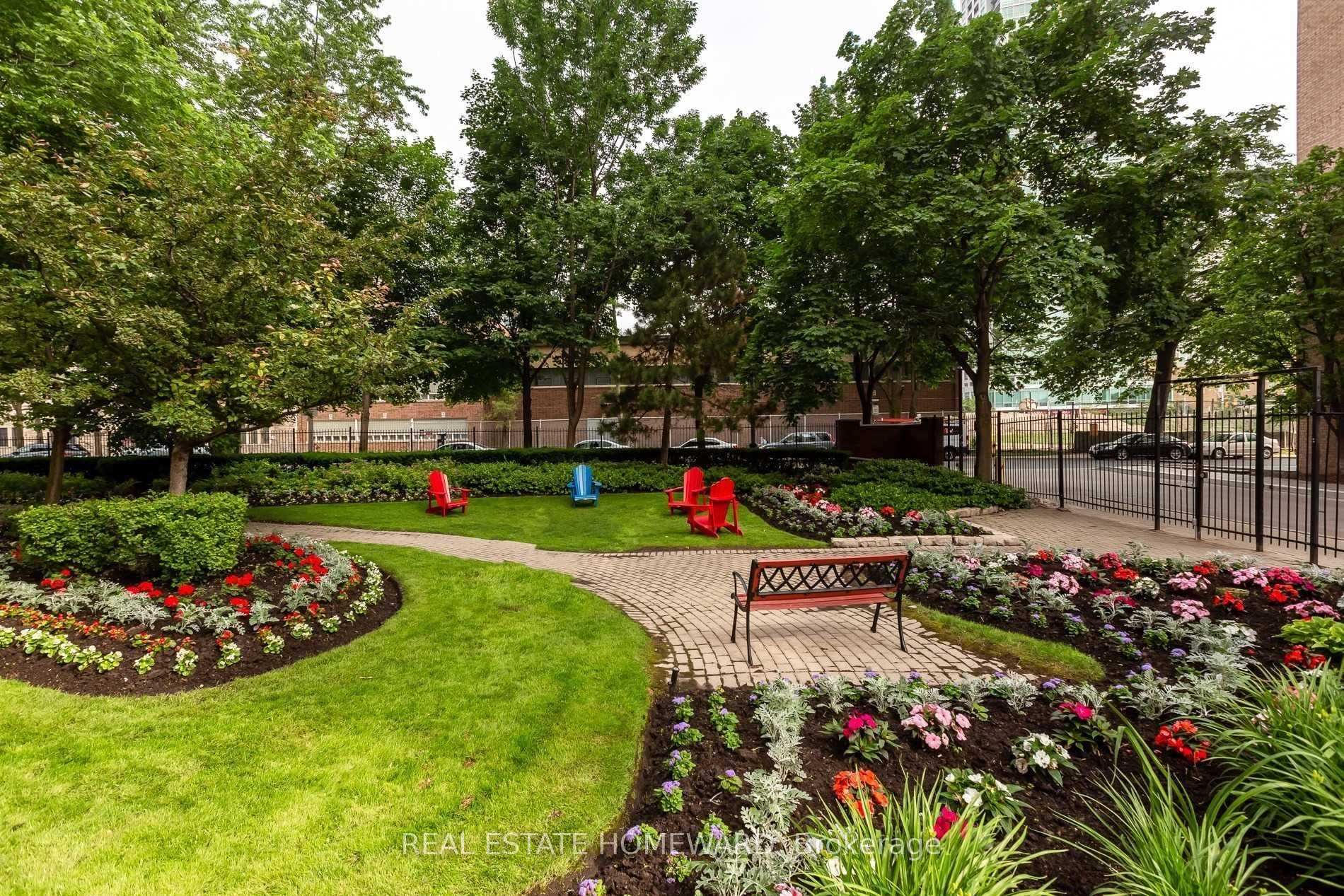 2 Bedrooms Condo at 77 Maitland, Toronto For sale