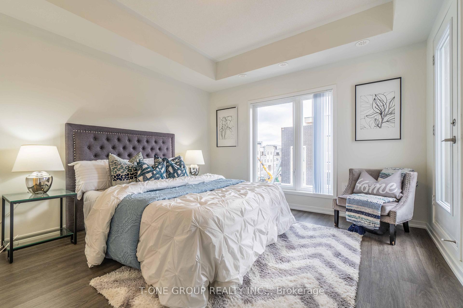 3 Bedrooms Condo at 10 Almond Blossom, Vaughan For sale
