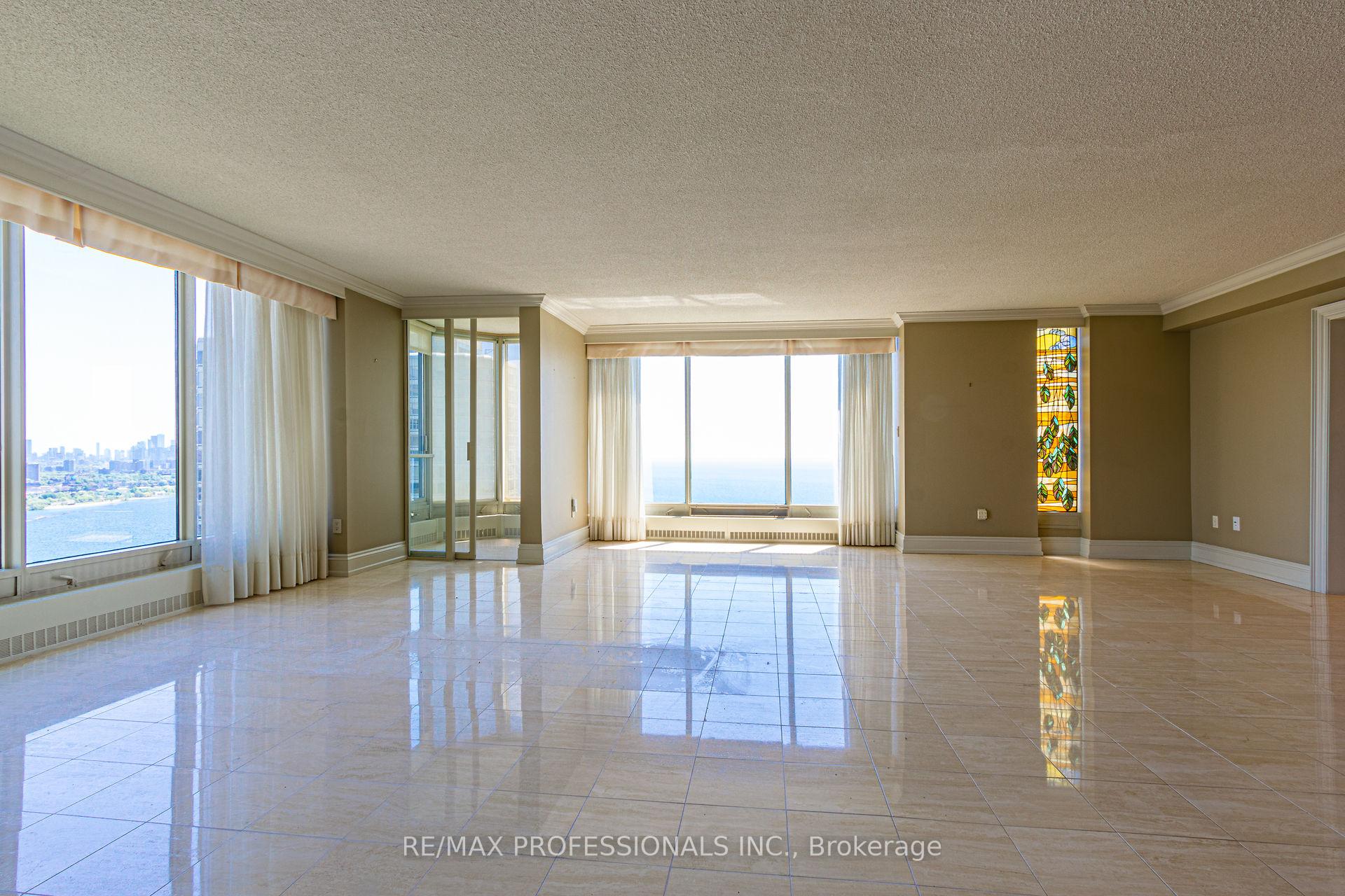 3 Bedrooms Condo at 2045 Lake Shore,  Toronto For sale