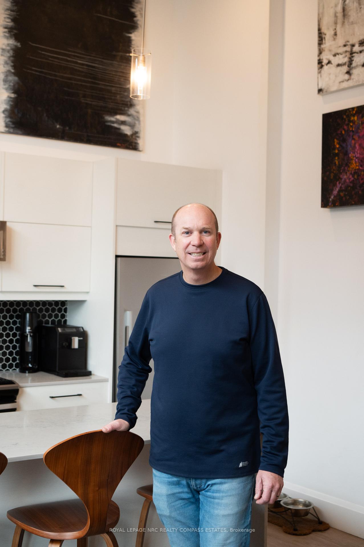 2 Bedrooms Condo at 118 King,  Hamilton For sale