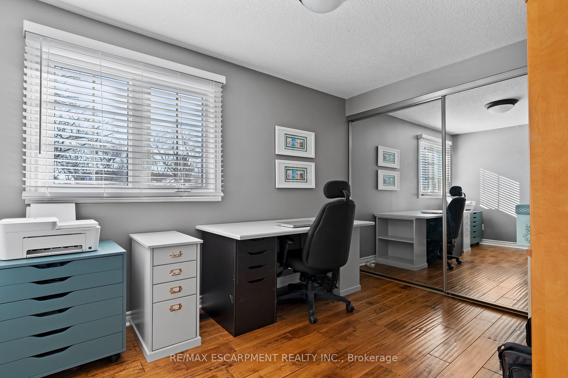 3 Bedrooms Condo at 79 Braeheid,  Hamilton For sale