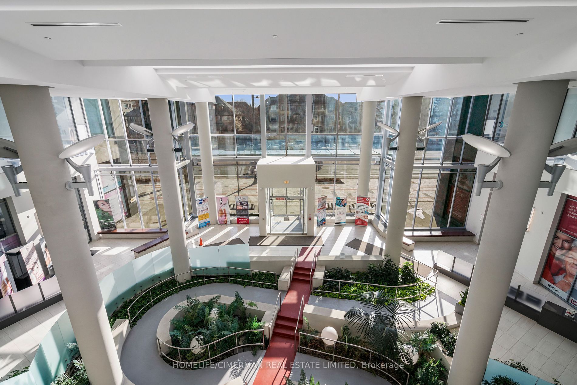 9090 Yonge Street 1607