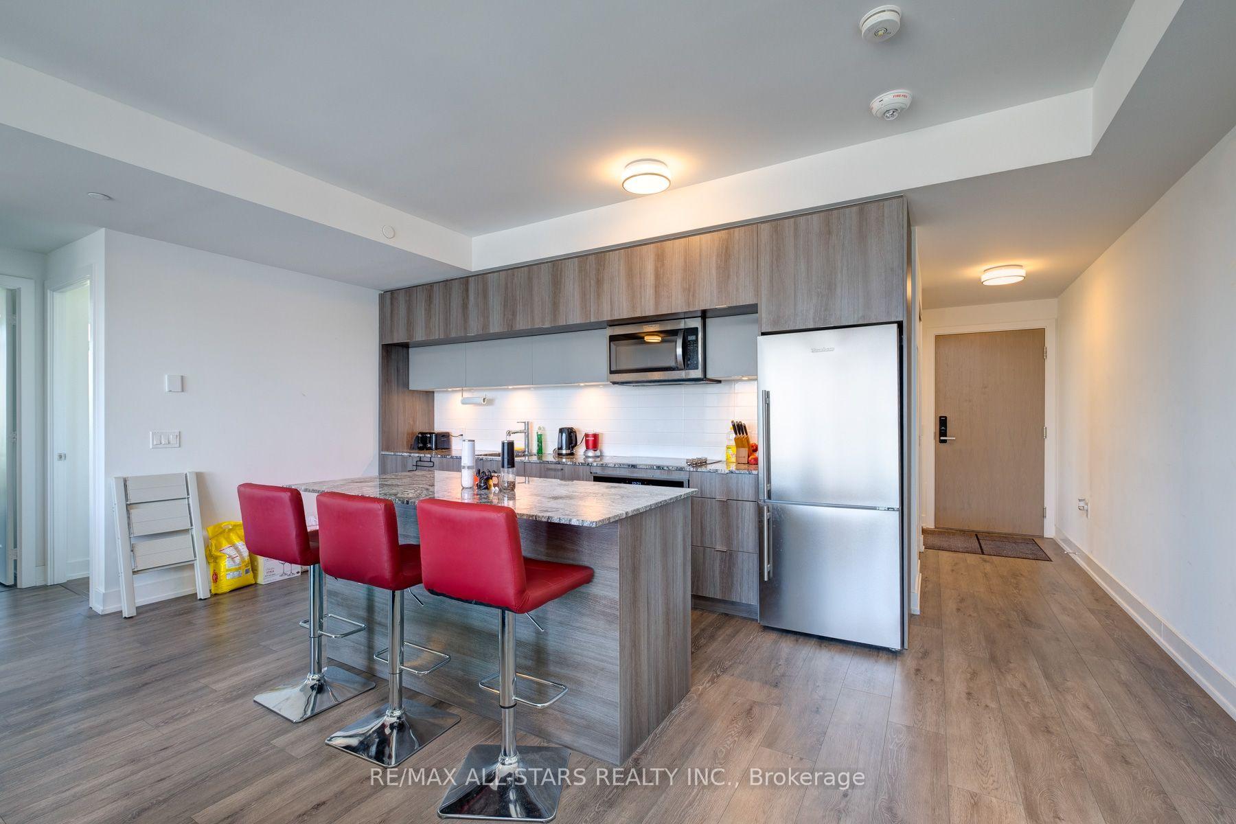 3 Bedrooms Condo at 575 Bloor, Toronto For sale