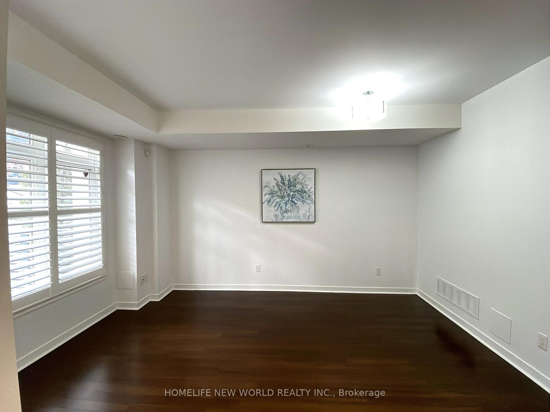 3 Bedrooms Condo at 370 Square One,  Mississauga For sale