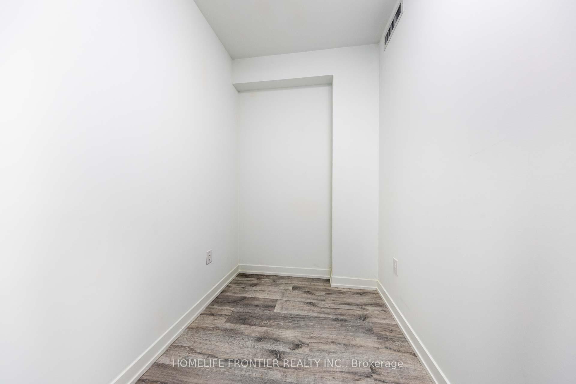 2 Bedrooms Condo at 8 Olympic Garden,  Toronto For sale