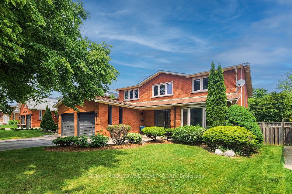 1385 Greendale