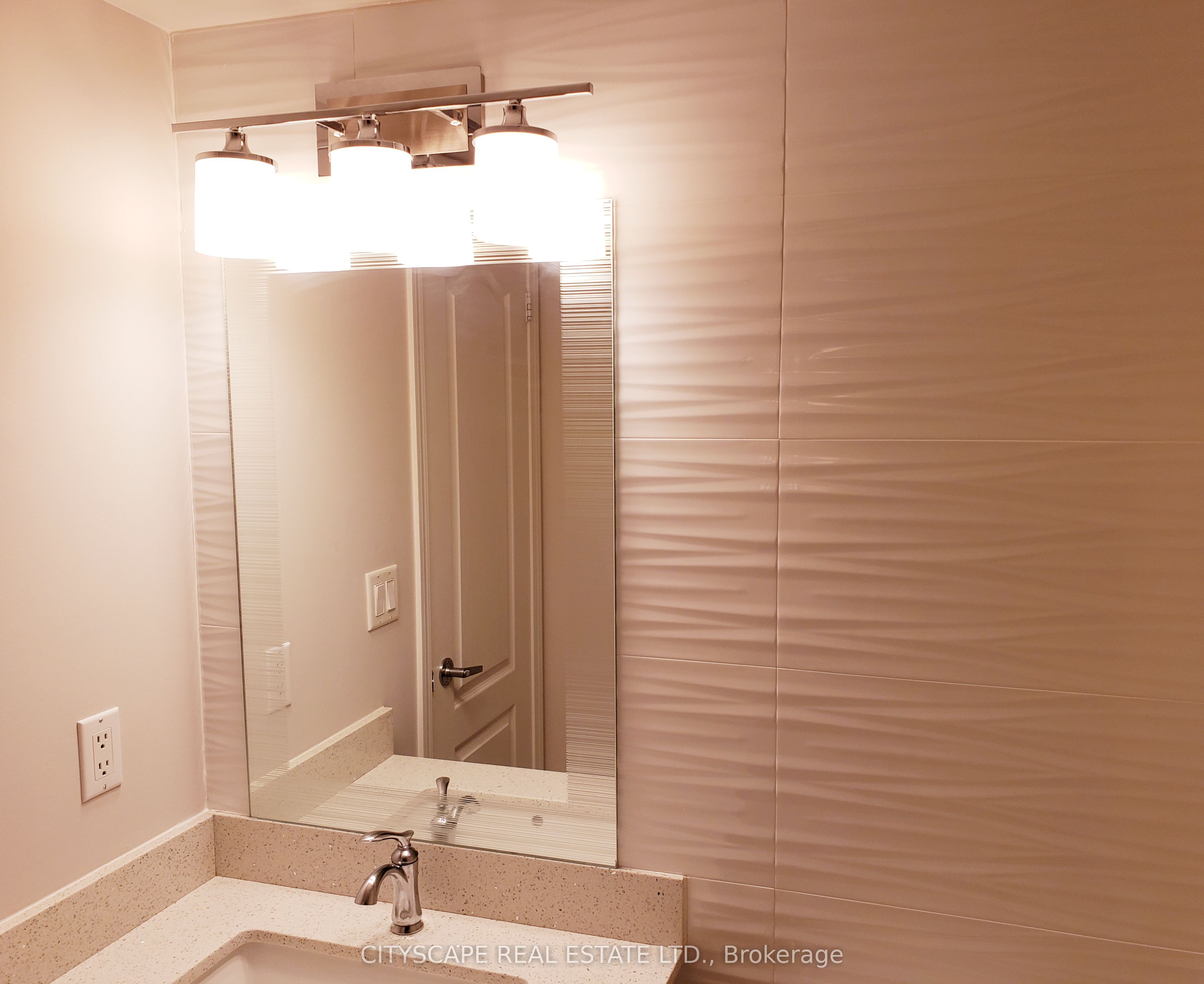 1 Elm Drive W, #1812