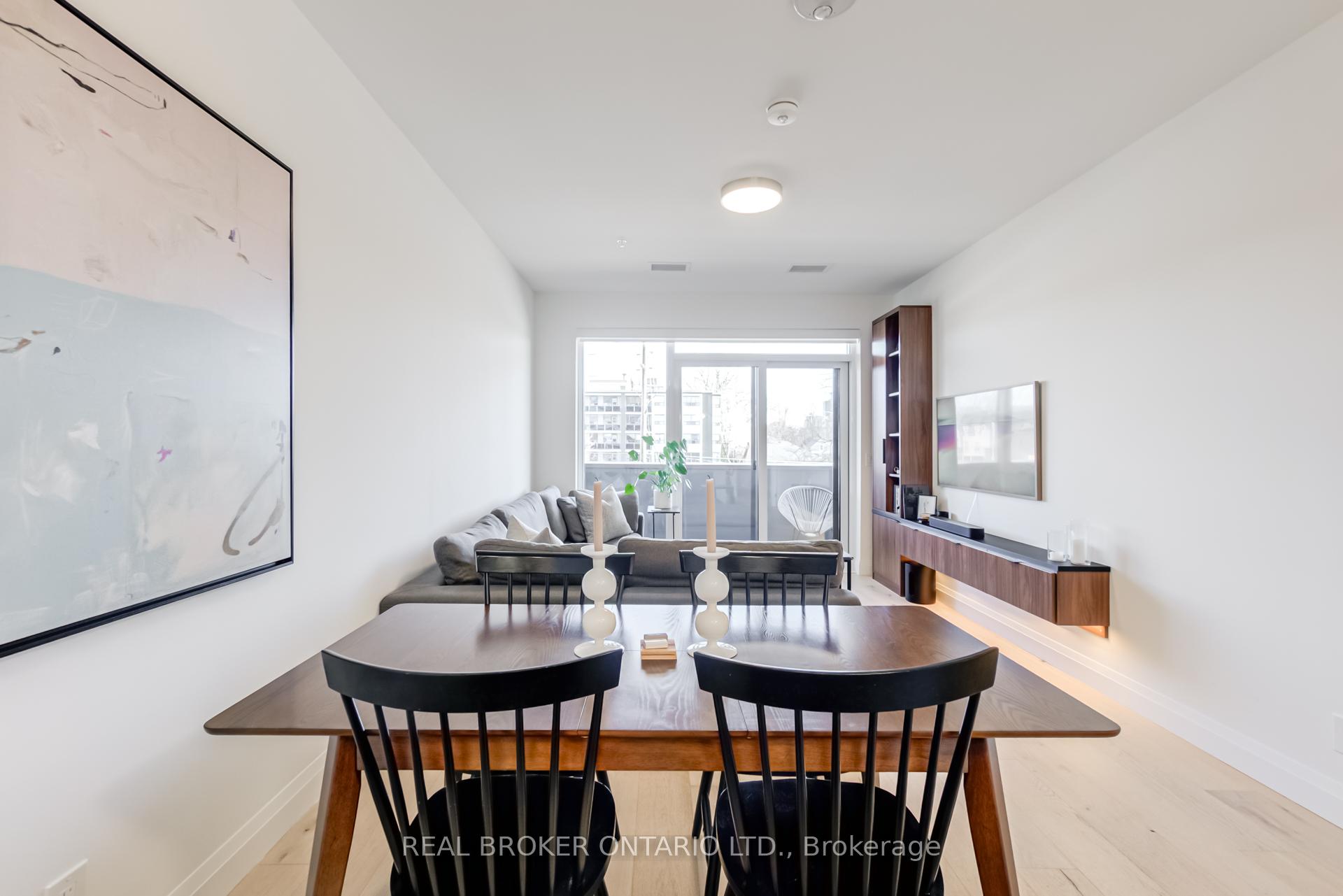 2 Bedrooms Condo at 500 Brock,  Burlington For sale