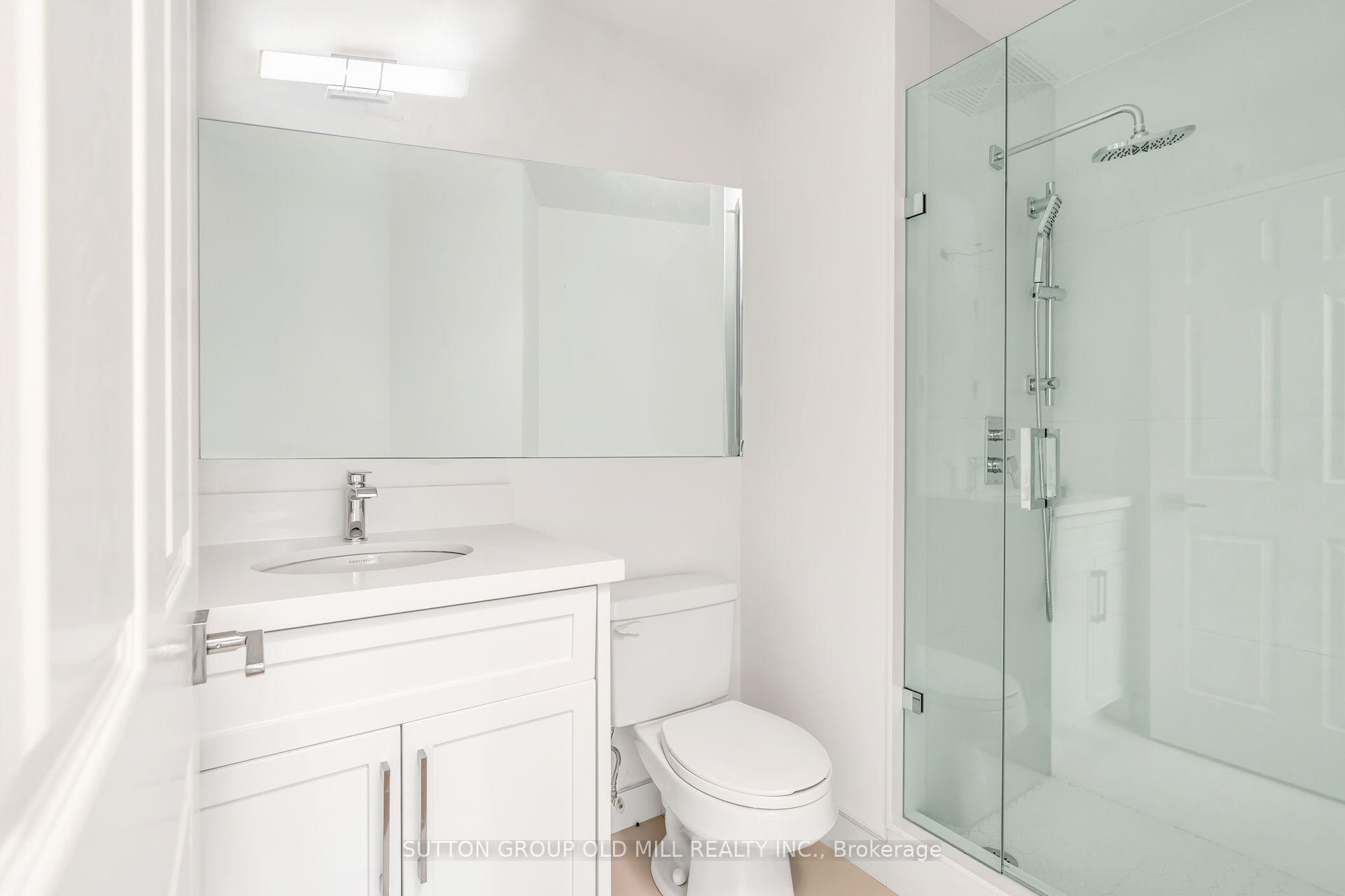 3 Bedrooms Condo at 10 Old Mill, Toronto For sale