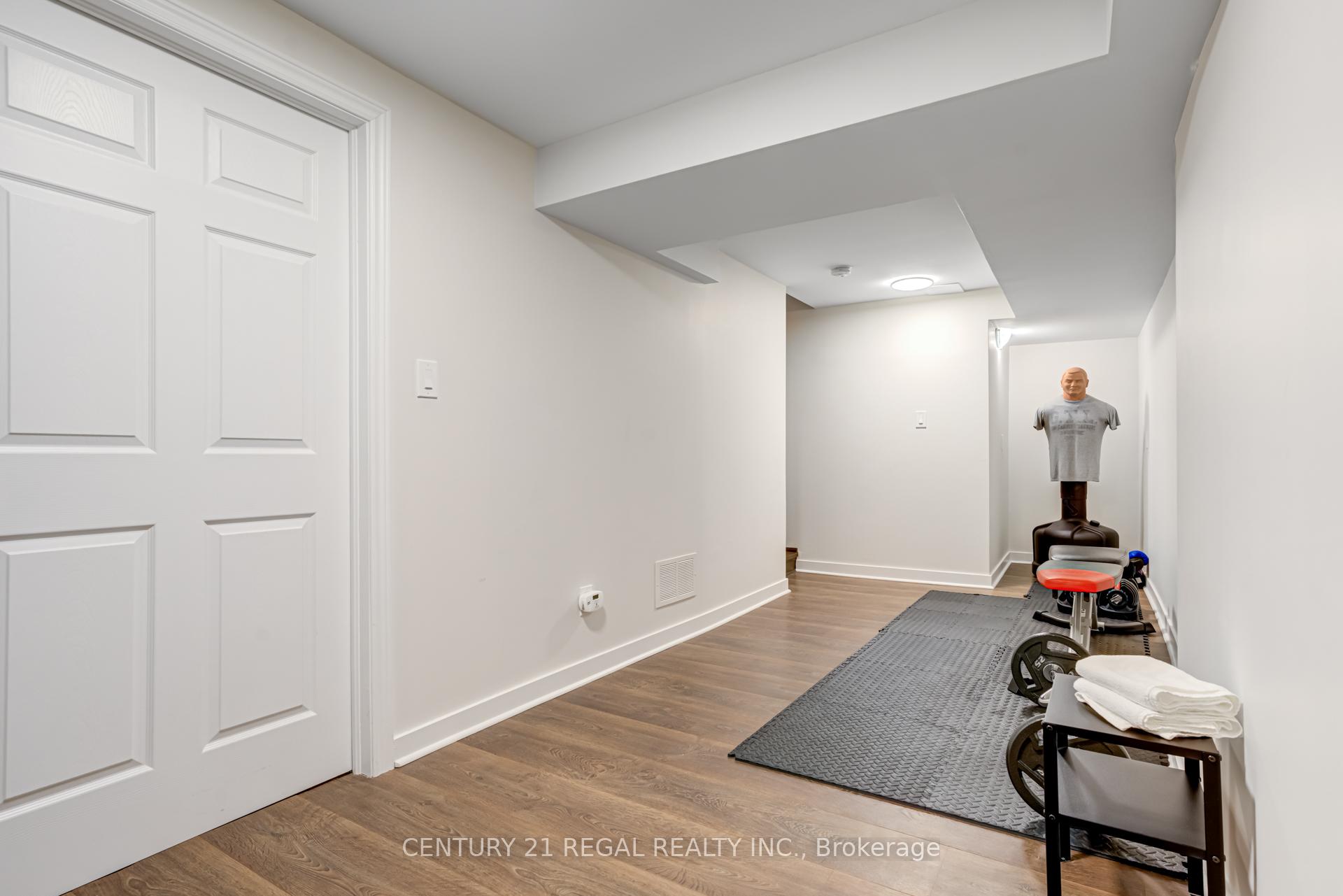 3 Bedrooms Condo at 45 Bristol, Mississauga For sale