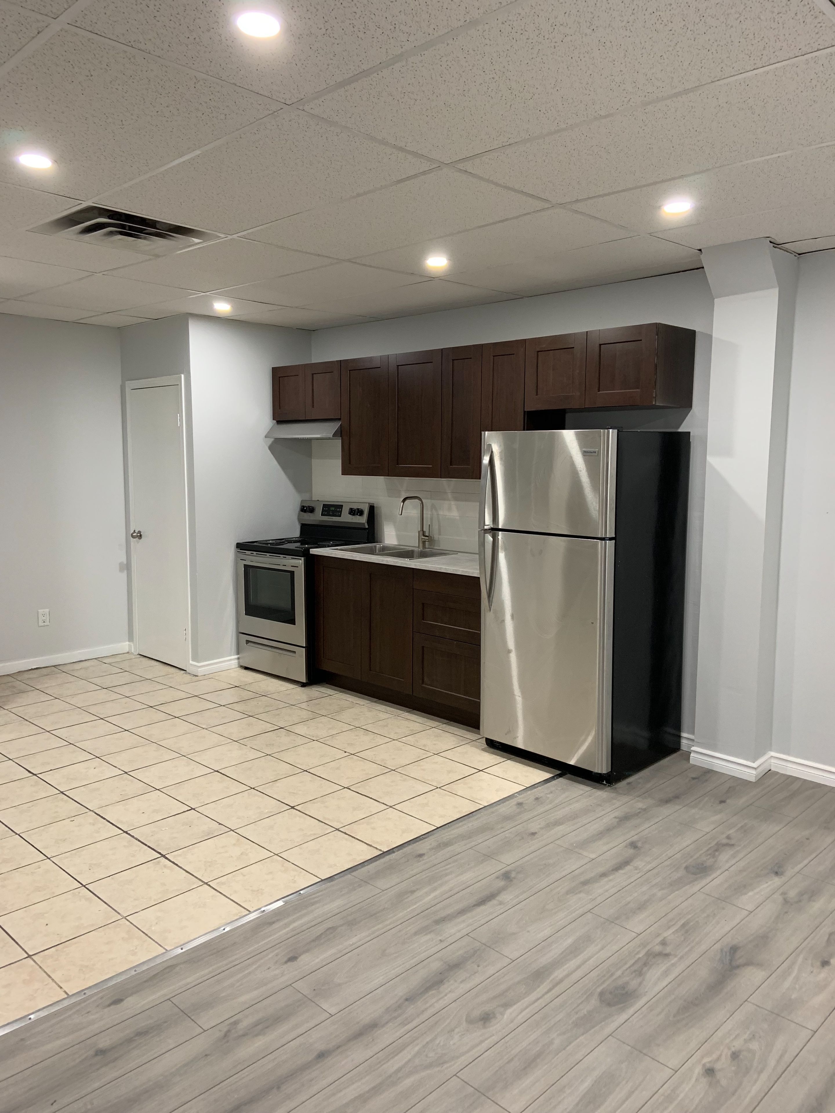881 St Clair Avenue W Bsmt