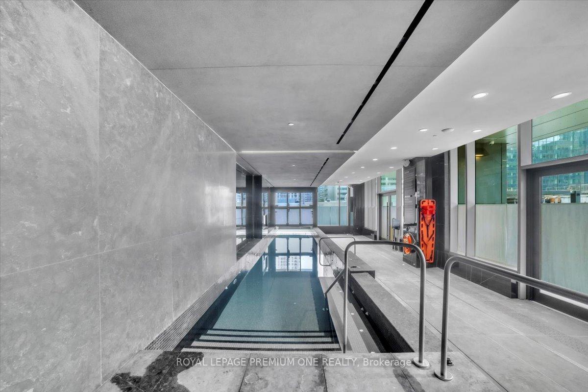 2 Bedrooms Condo at 11 Yorkville, Toronto For sale