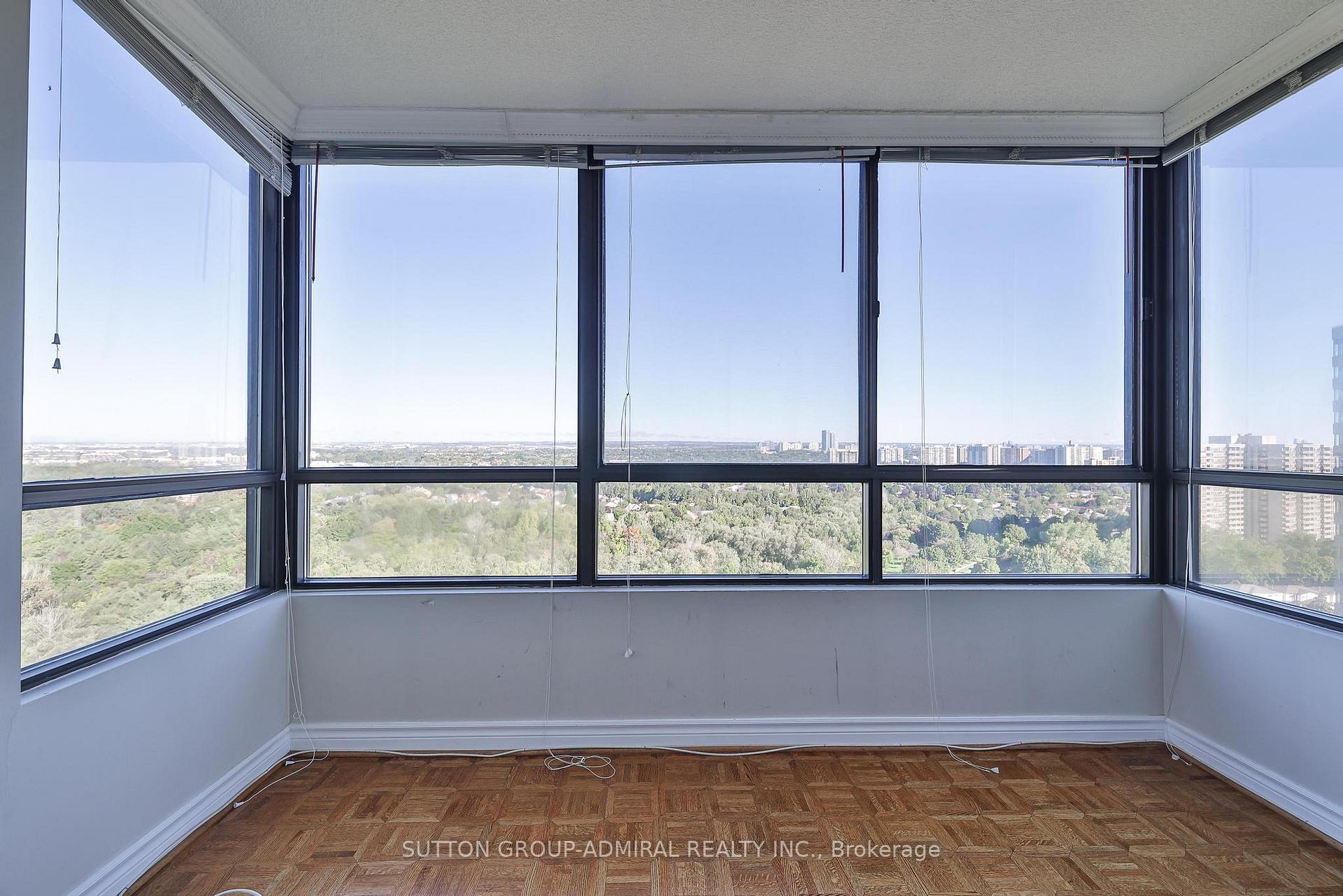 3 Bedrooms Condo at 131 Torresdale, Toronto For sale