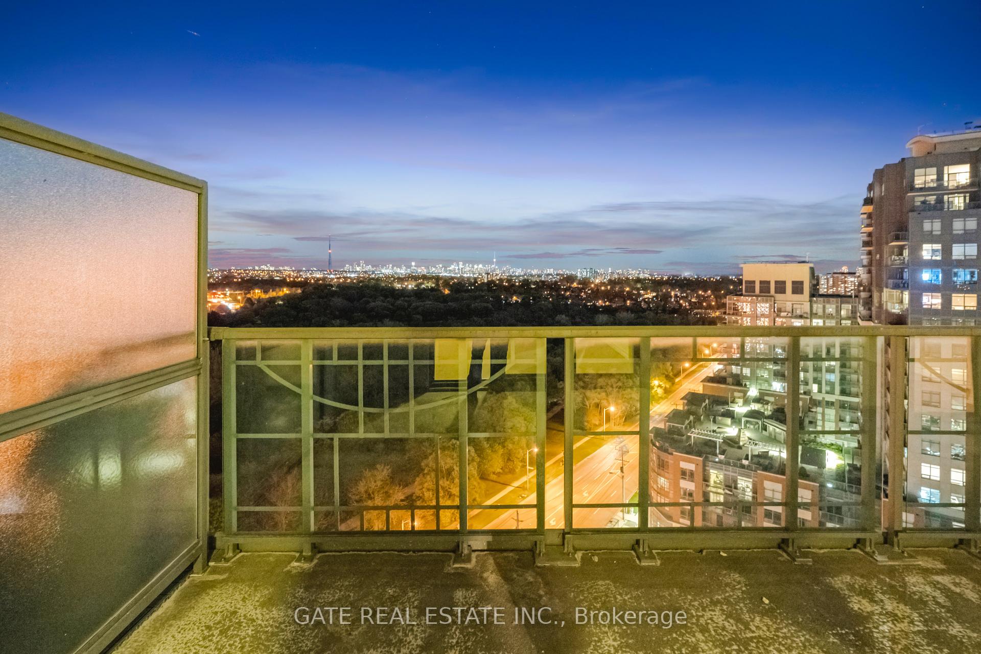 2 Bedrooms Condo at 38 Fontenay, Toronto For sale