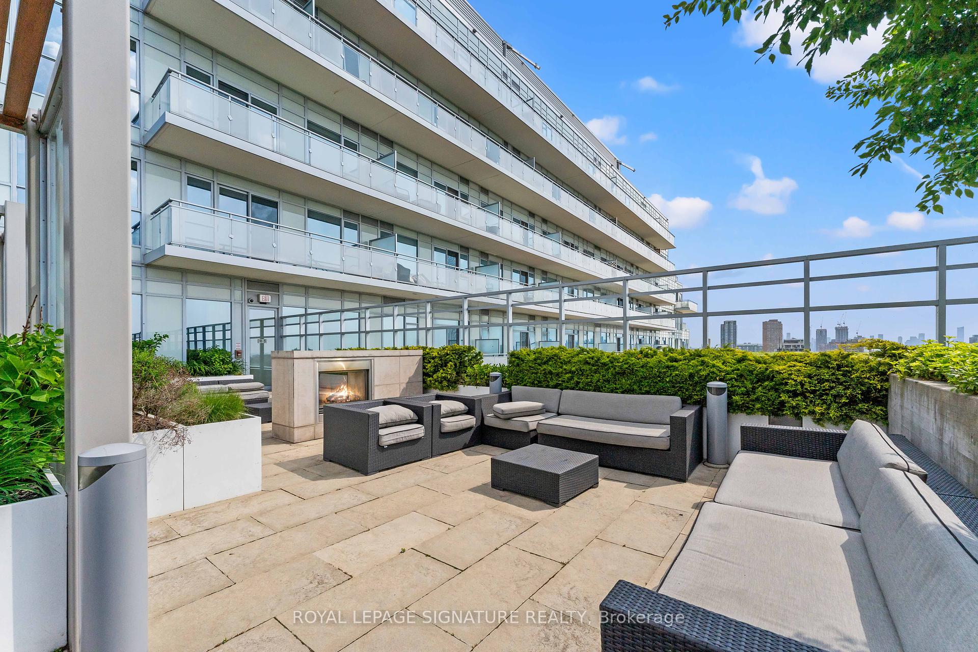 2 Bedrooms Condo at 1830 Bloor, Toronto For sale