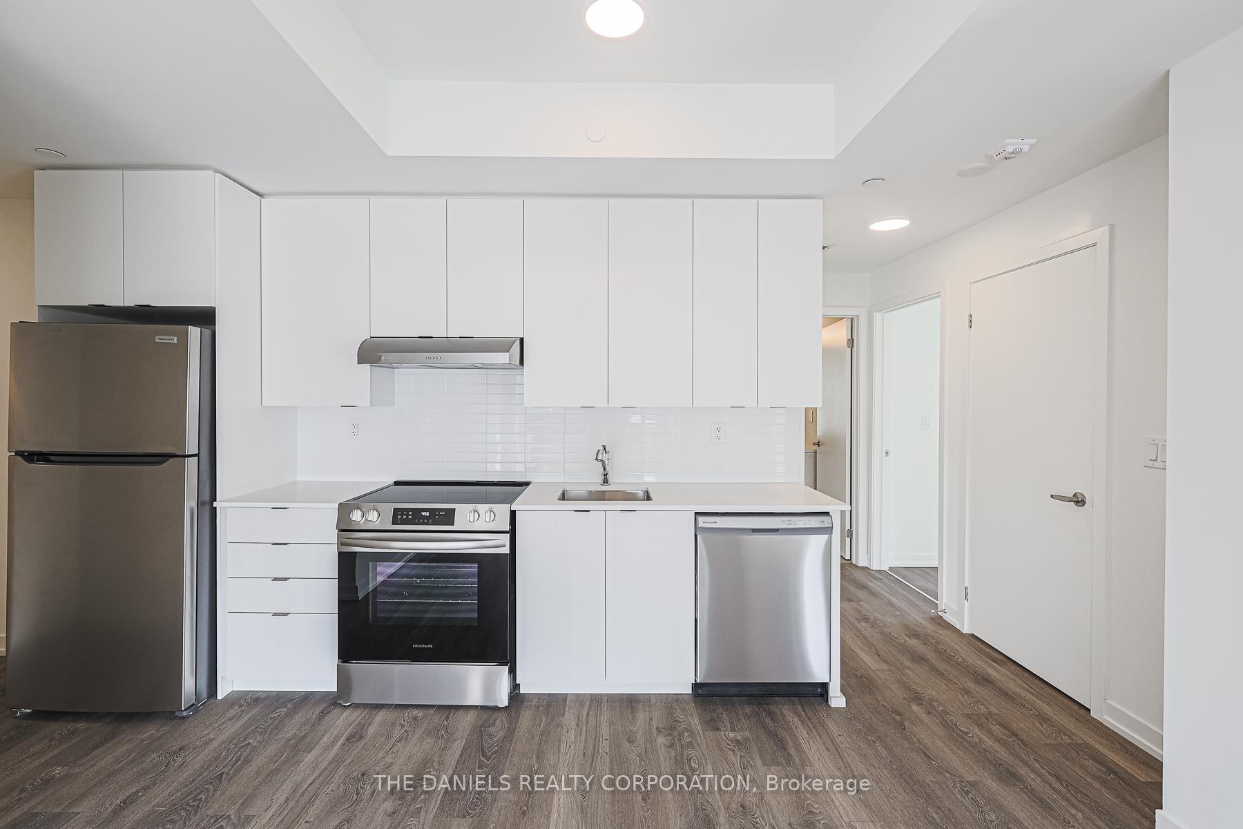 2 Bedrooms Condo at 135 Canon Jackson,  Toronto For sale