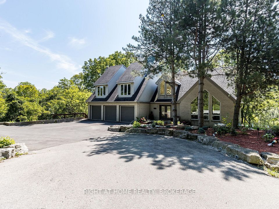 774 Old Dundas Road, Hamilton, ON L9H 5E3