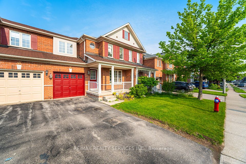31 Fairway Court, Brampton, ON L6Z 4W4