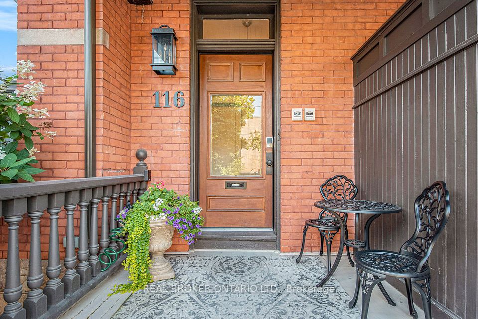 #B - 116 Cartier Street, OttawaCentre, ON K2P 1K5