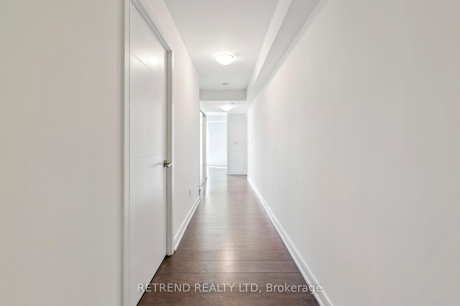 3 Bedrooms Condo at 525 Adelaide, Toronto For sale