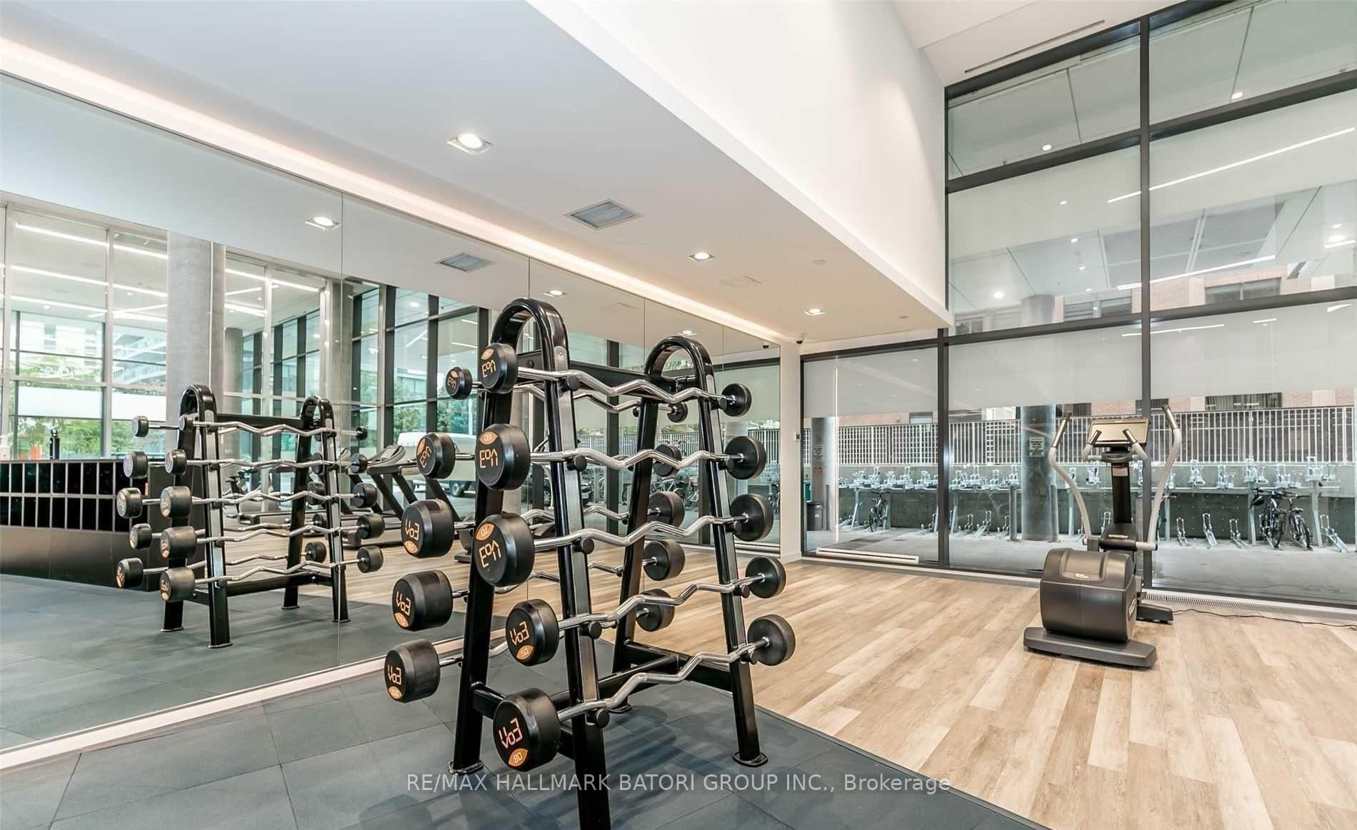 2 Bedrooms Condo at 161 Roehampton,  Toronto For sale