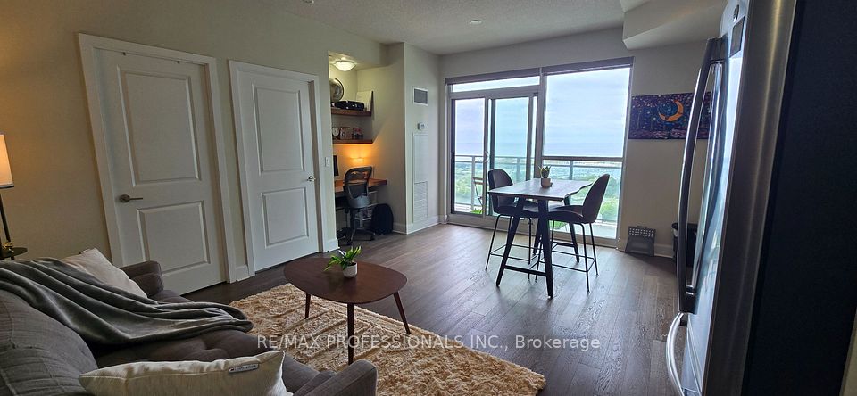 33 Shore Breeze Drive