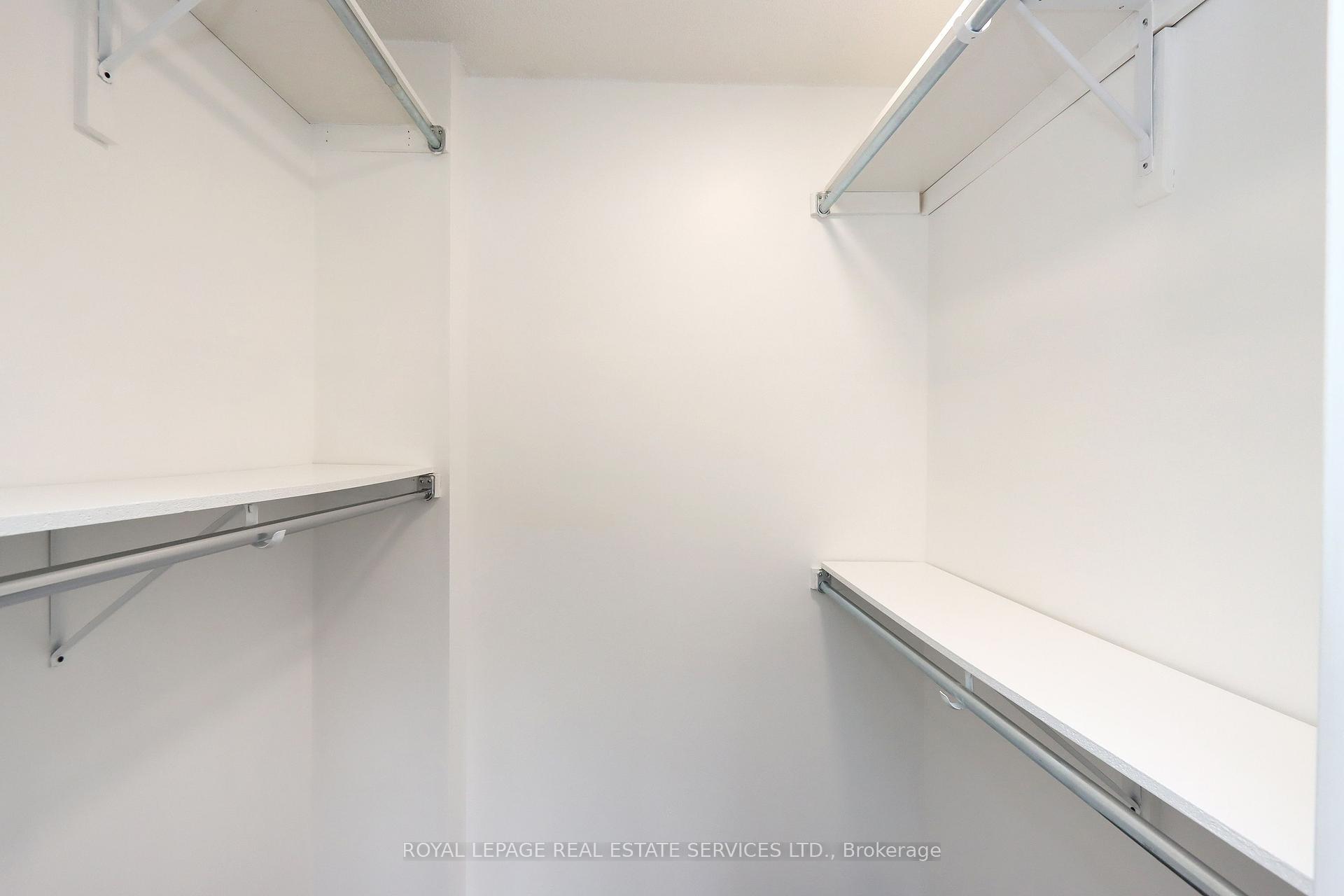 4 Bedrooms Condo at 1168 Arena, Mississauga For sale