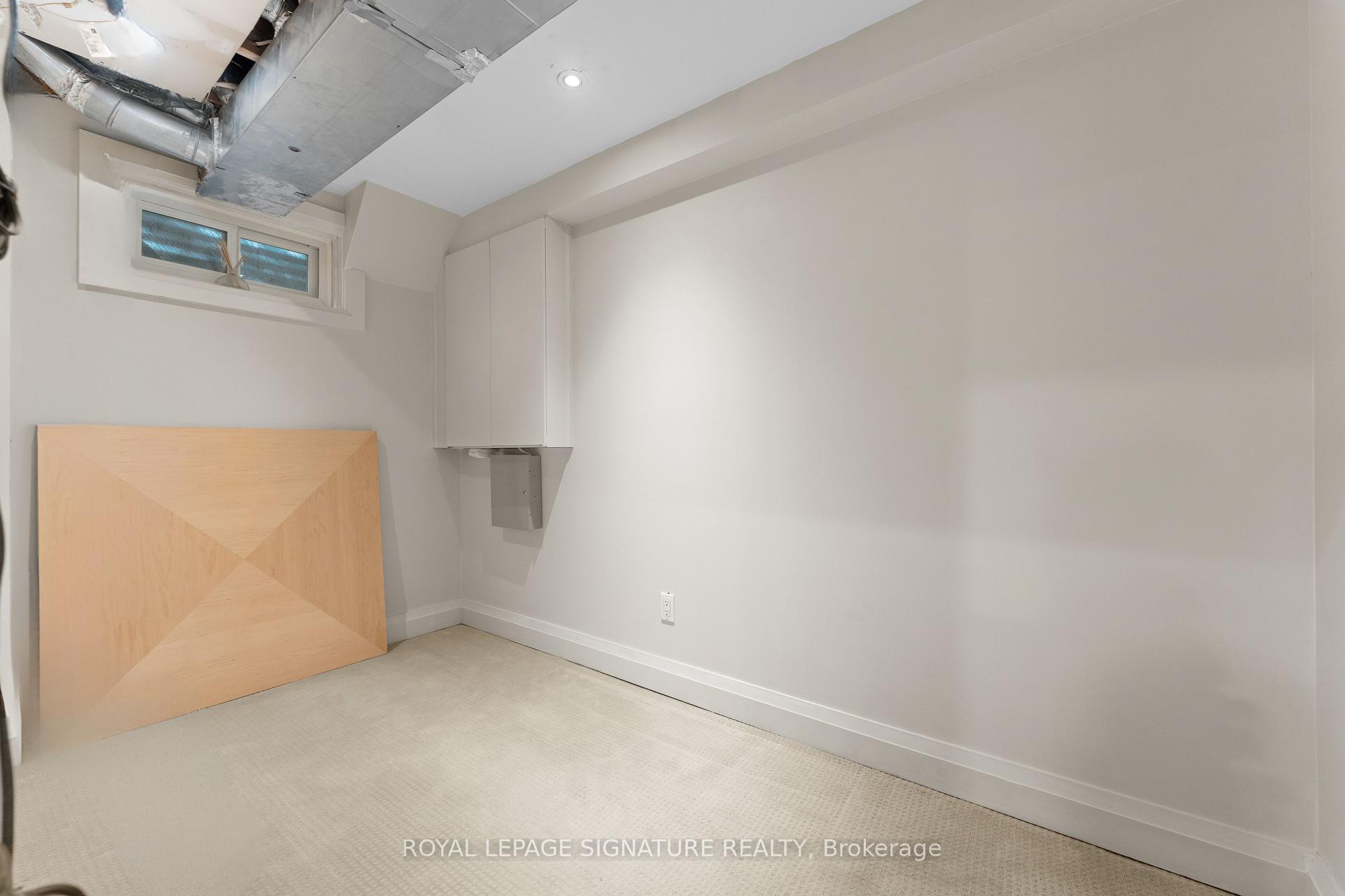 4 Bedrooms Condo at 96 Crimson Mill, Toronto For sale