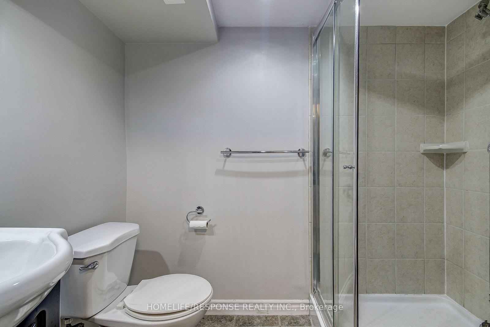 3 Bedrooms Condo at 2120 RATHBURN, Mississauga For sale