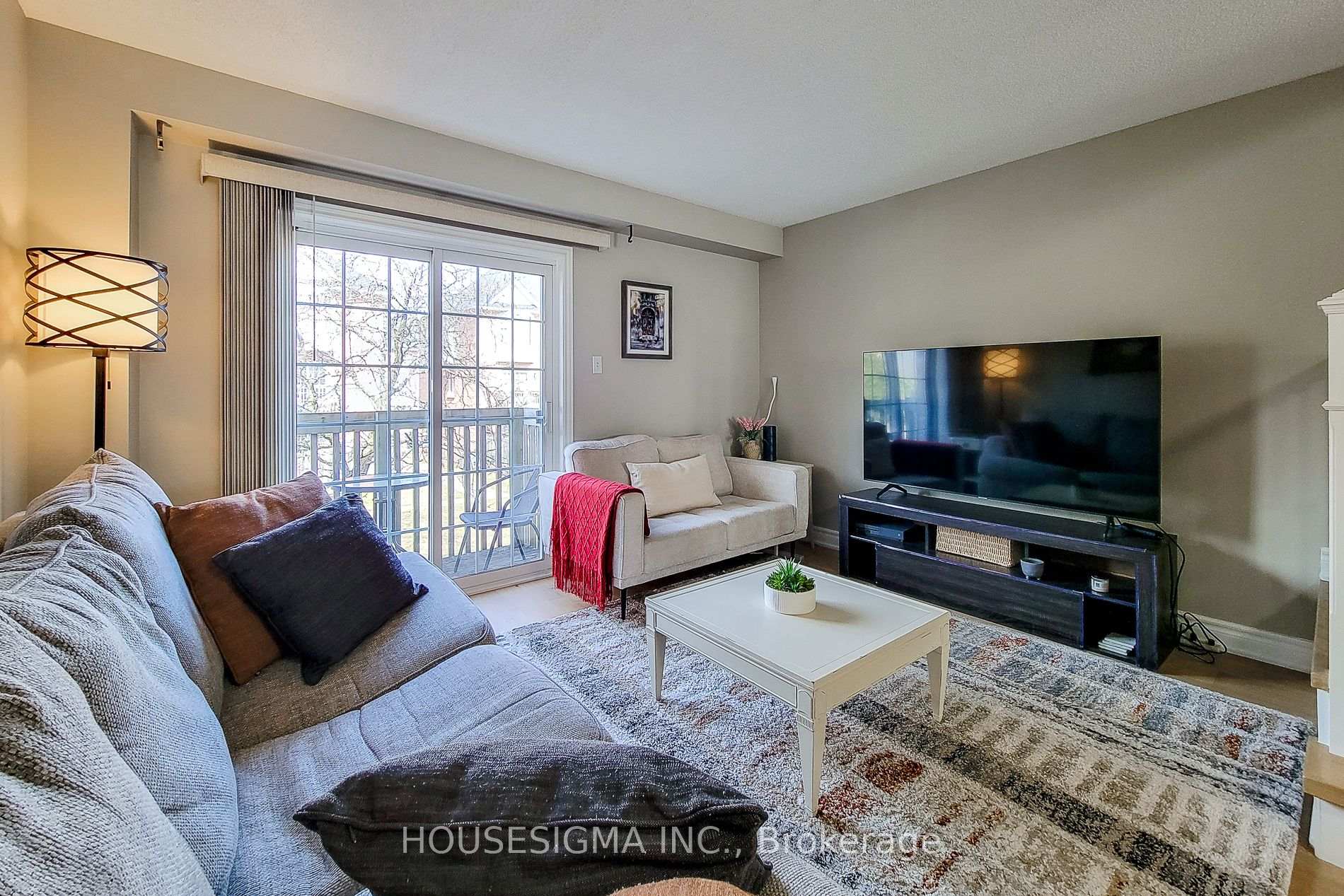 2 Bedrooms Condo at 3480 Upper Middle, Burlington For sale