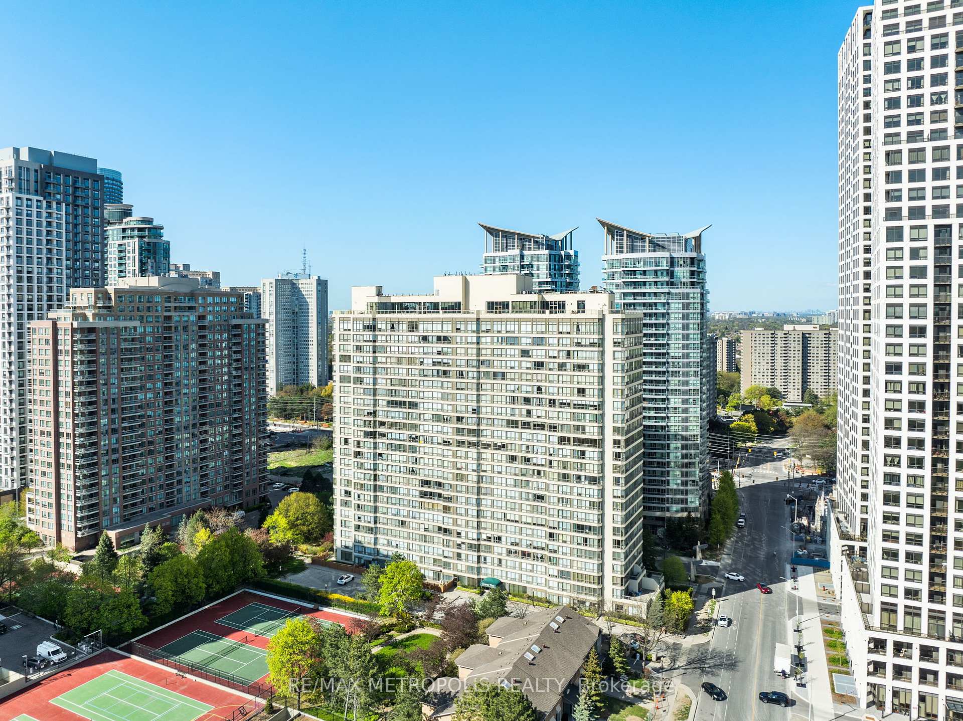 1 Bedroom Condo at 55 Elm, Mississauga For sale