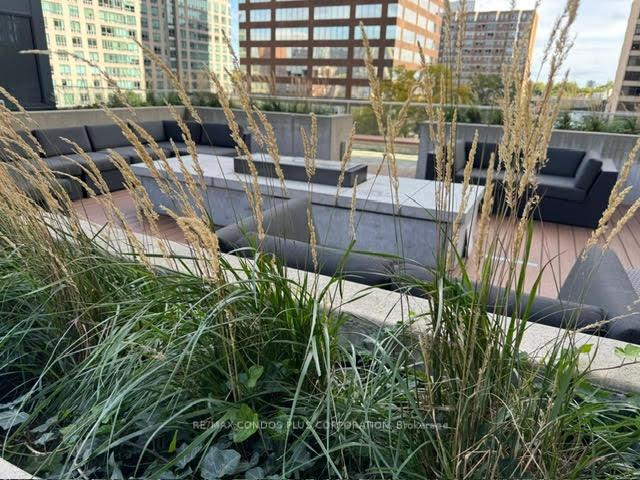 1 Bedroom Condo at 32 Davenport, Toronto For sale