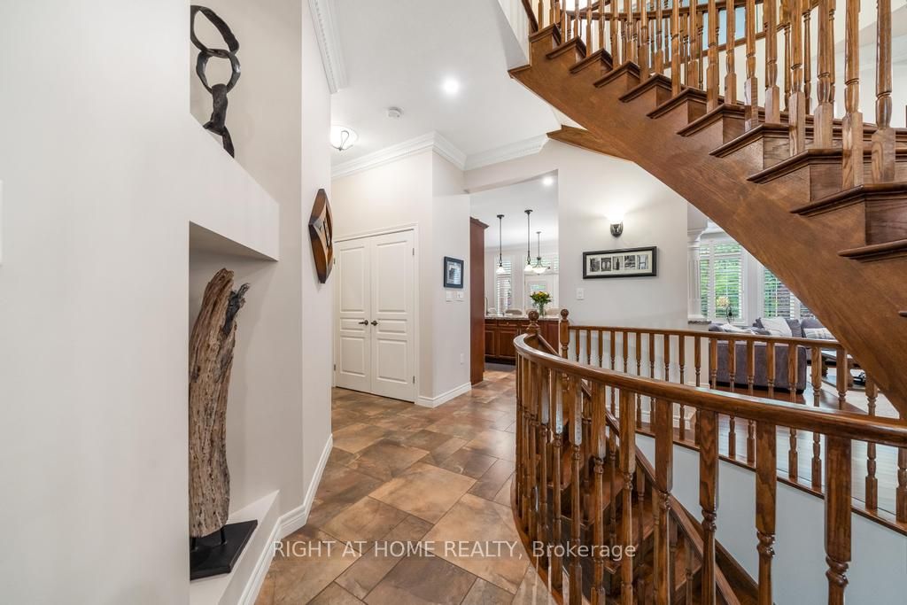 248 Cloverleaf Drive