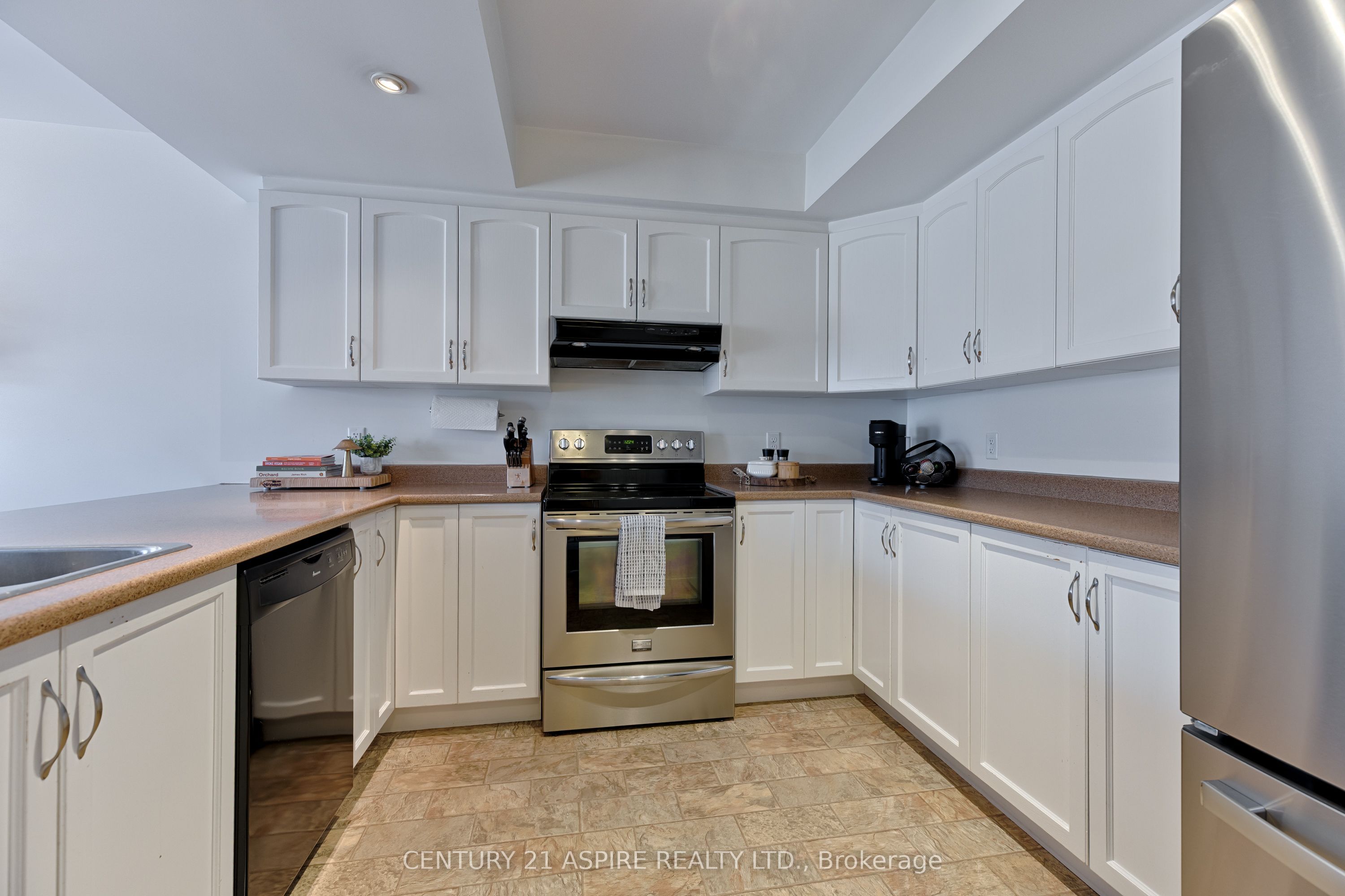 2080 Sandstone Crescent, Petawawa, ON K8H 0A6