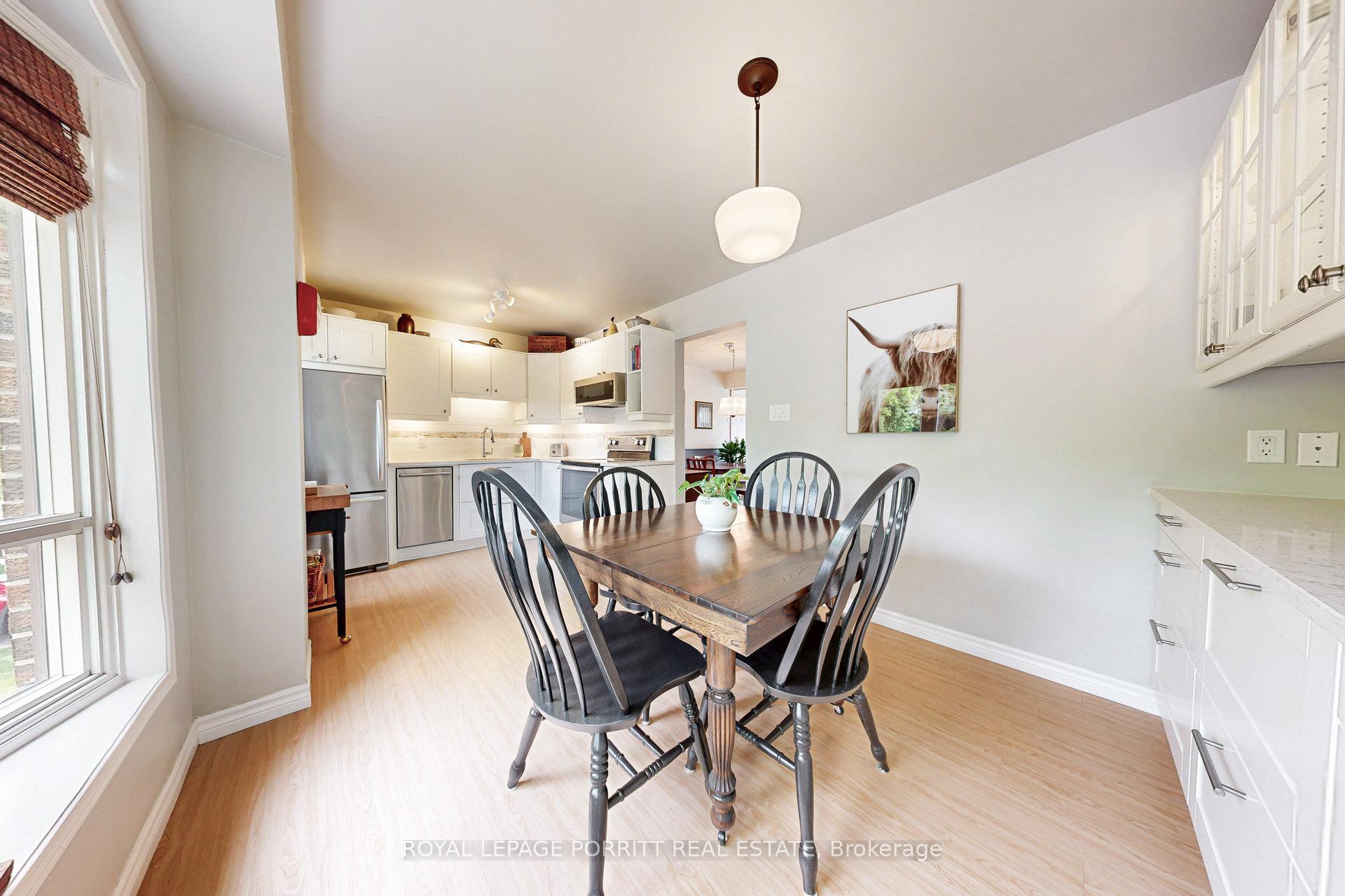 3 Bedrooms Condo at 3395 Cliff, Mississauga For sale