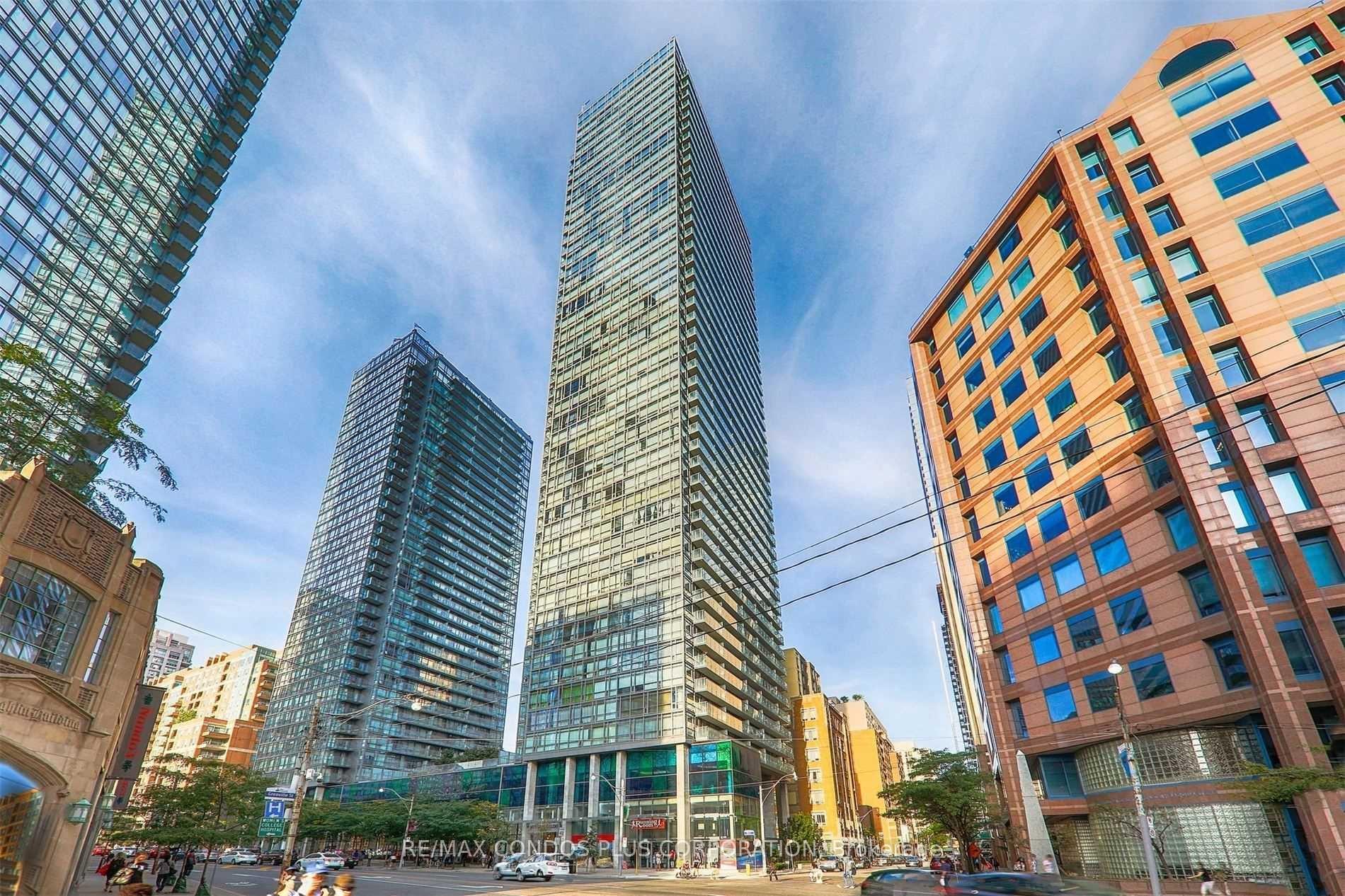 2 Bedrooms Condo at 38 Grenville, Toronto For sale
