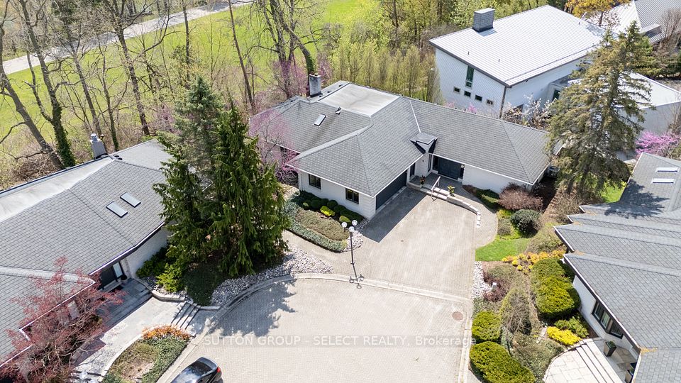 10 Mackellar Avenue