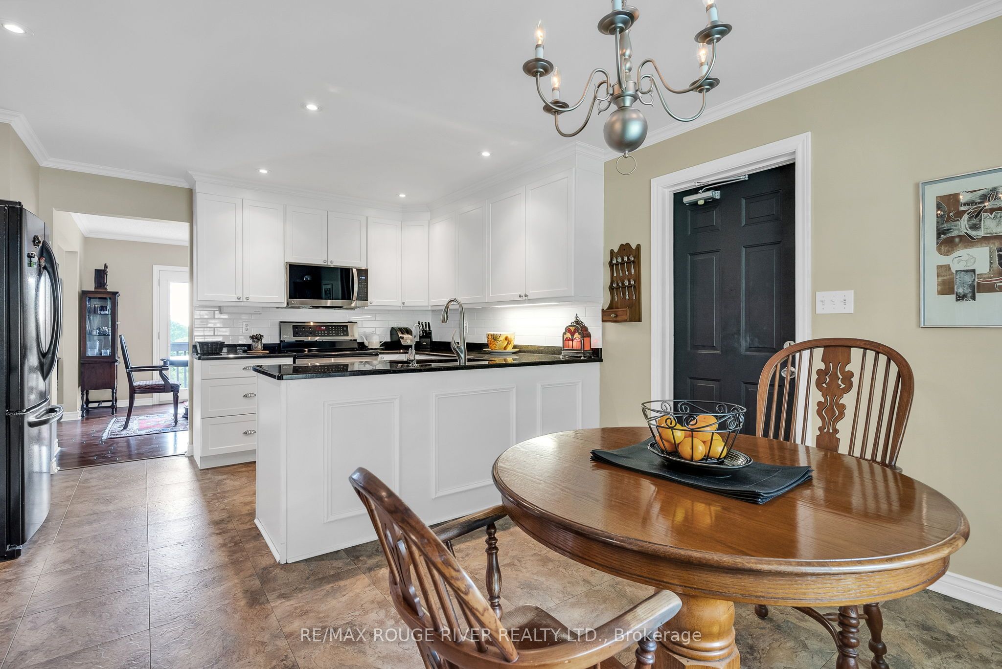 8 Sunrise Court