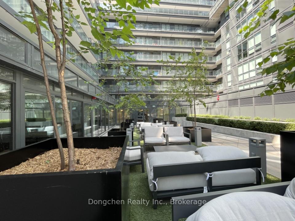 2 Bedrooms Condo at 955 Bay,  Toronto For sale