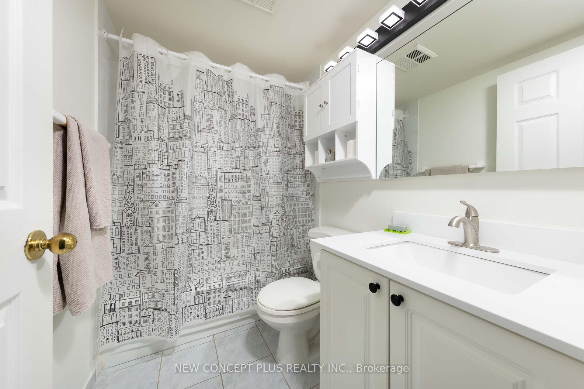 2 Bedrooms Condo at 39 Pemberton, Toronto For sale