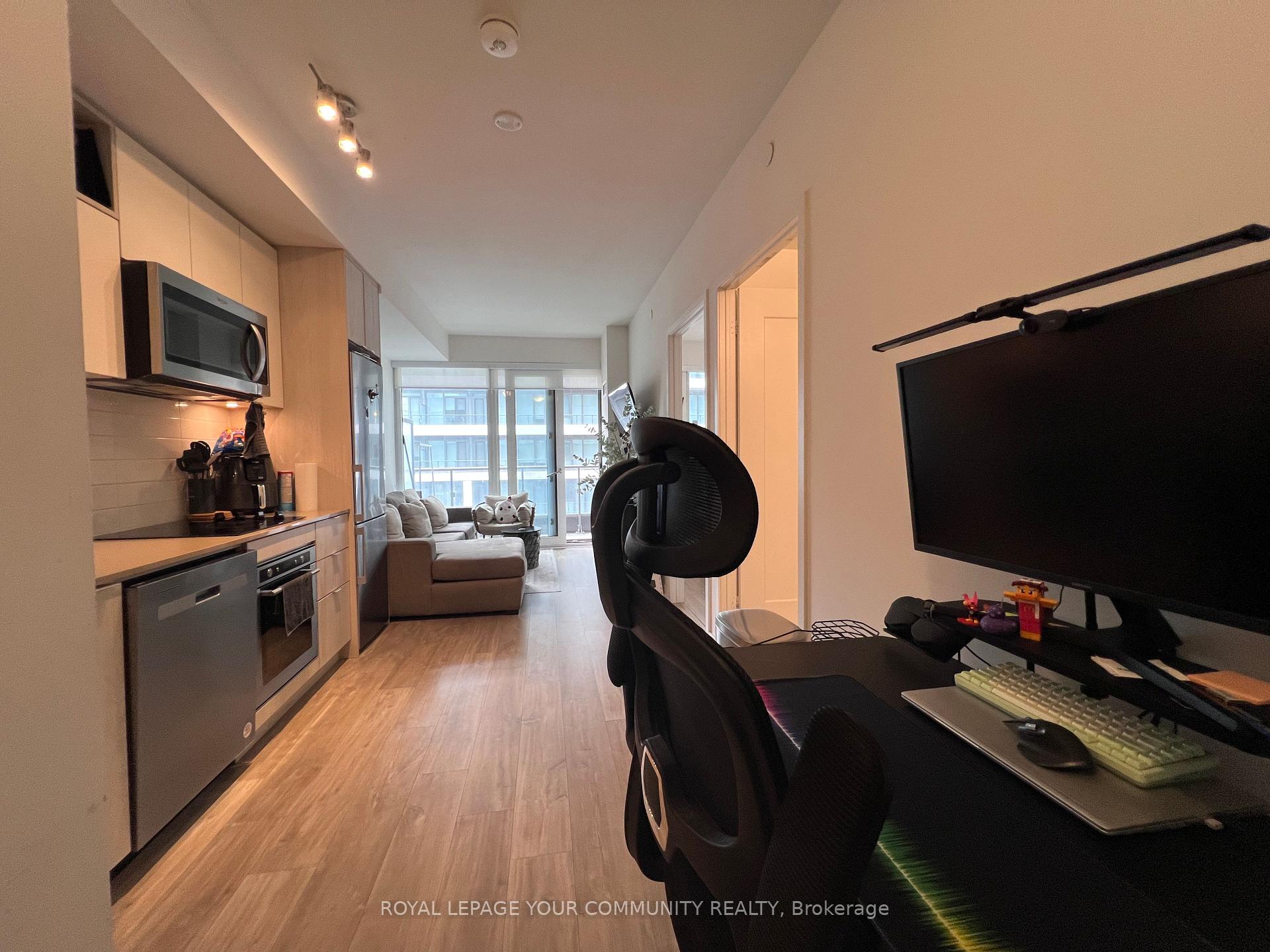 2 Bedrooms Condo at 60 Princess,  Toronto For sale