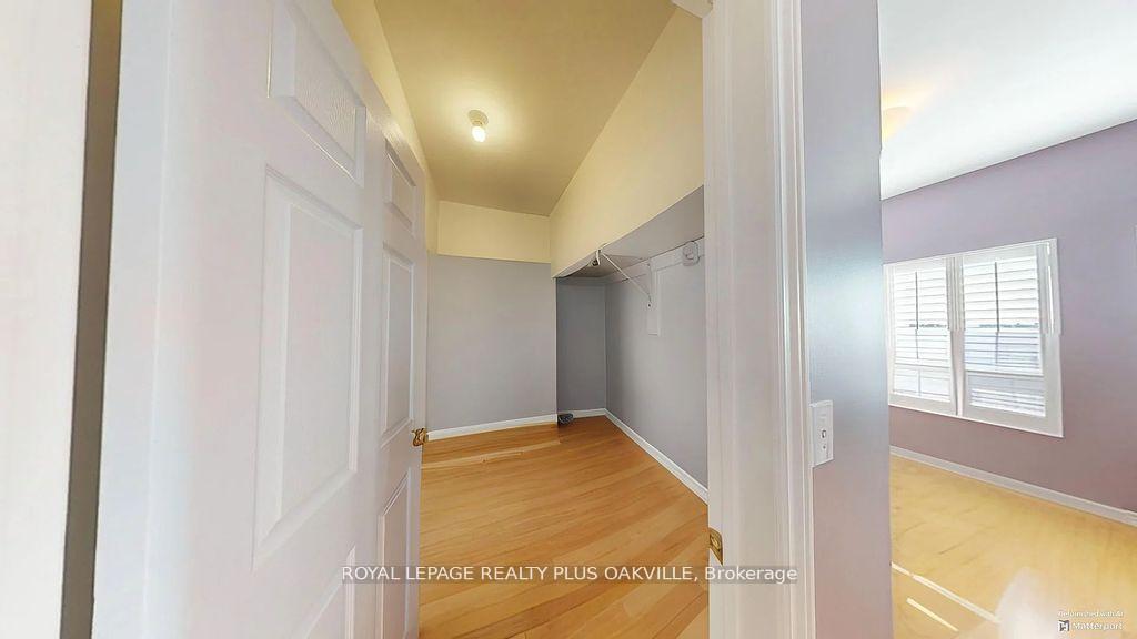2 Bedrooms Condo at 1499 Nottinghill, Oakville For sale