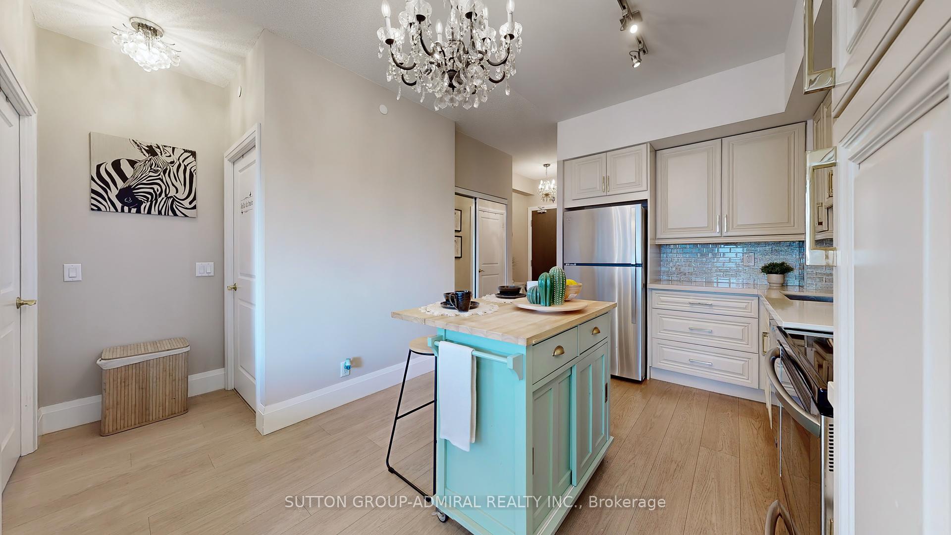 1 Bedroom Condo at 7890 Bathurst, Vaughan For sale