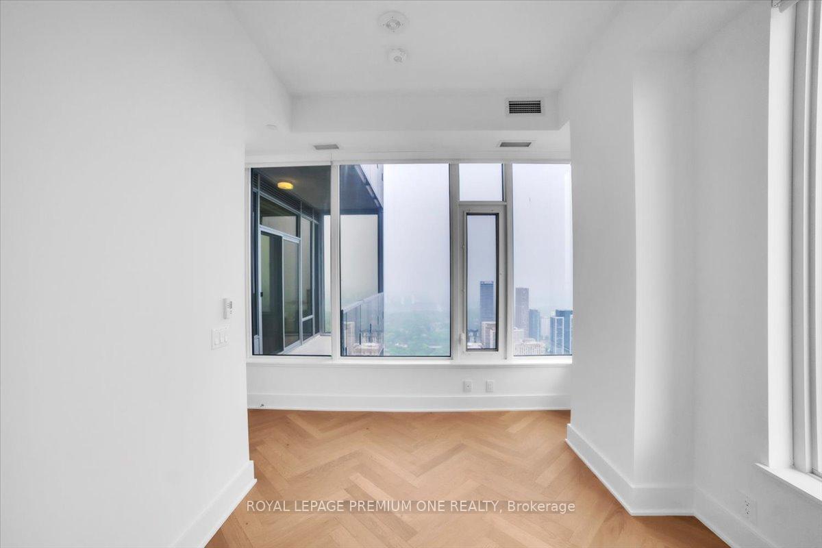 2 Bedrooms Condo at 11 Yorkville, Toronto For sale