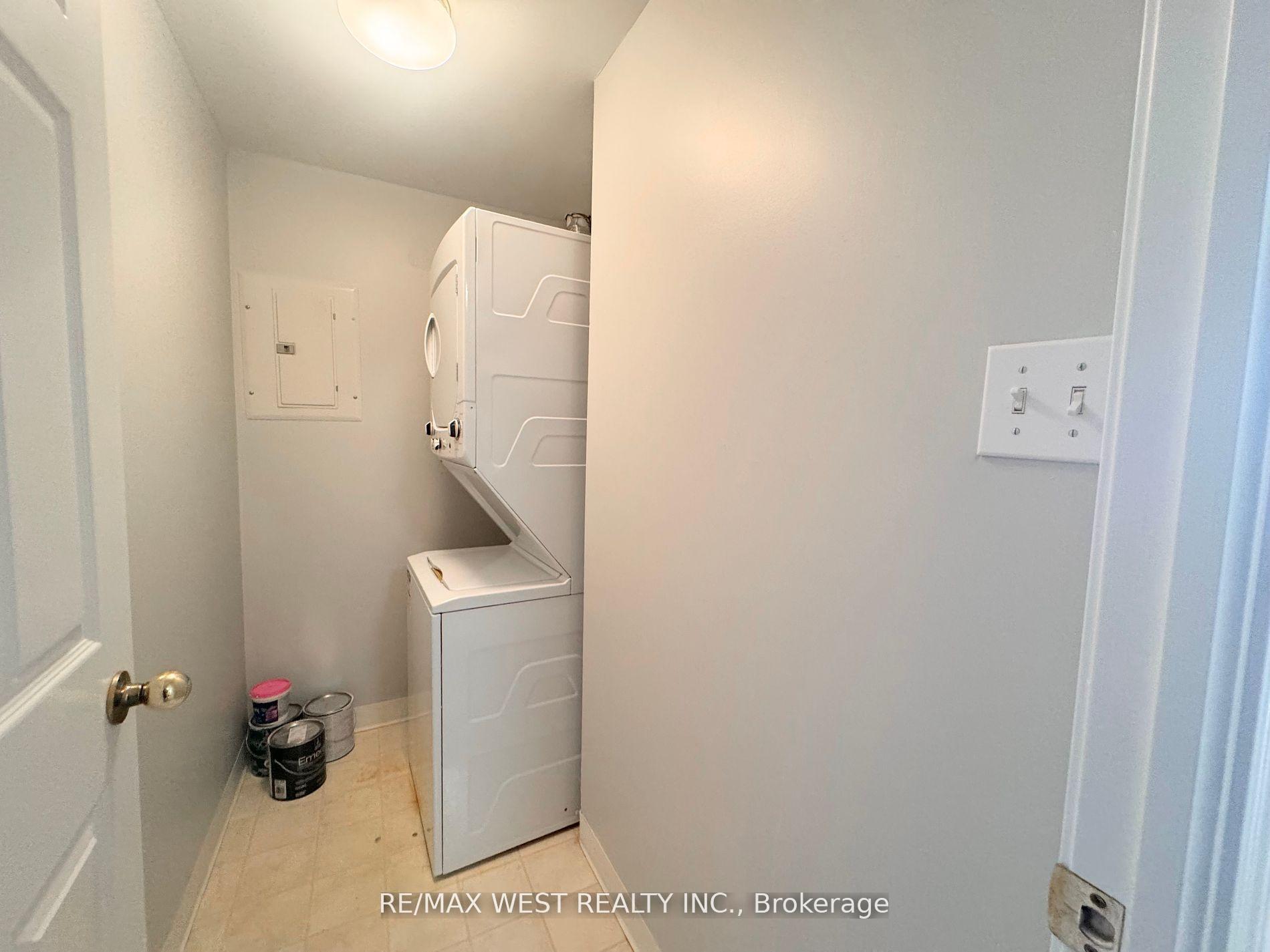 2 Bedrooms Condo at 1700 Eglinton, Toronto For sale