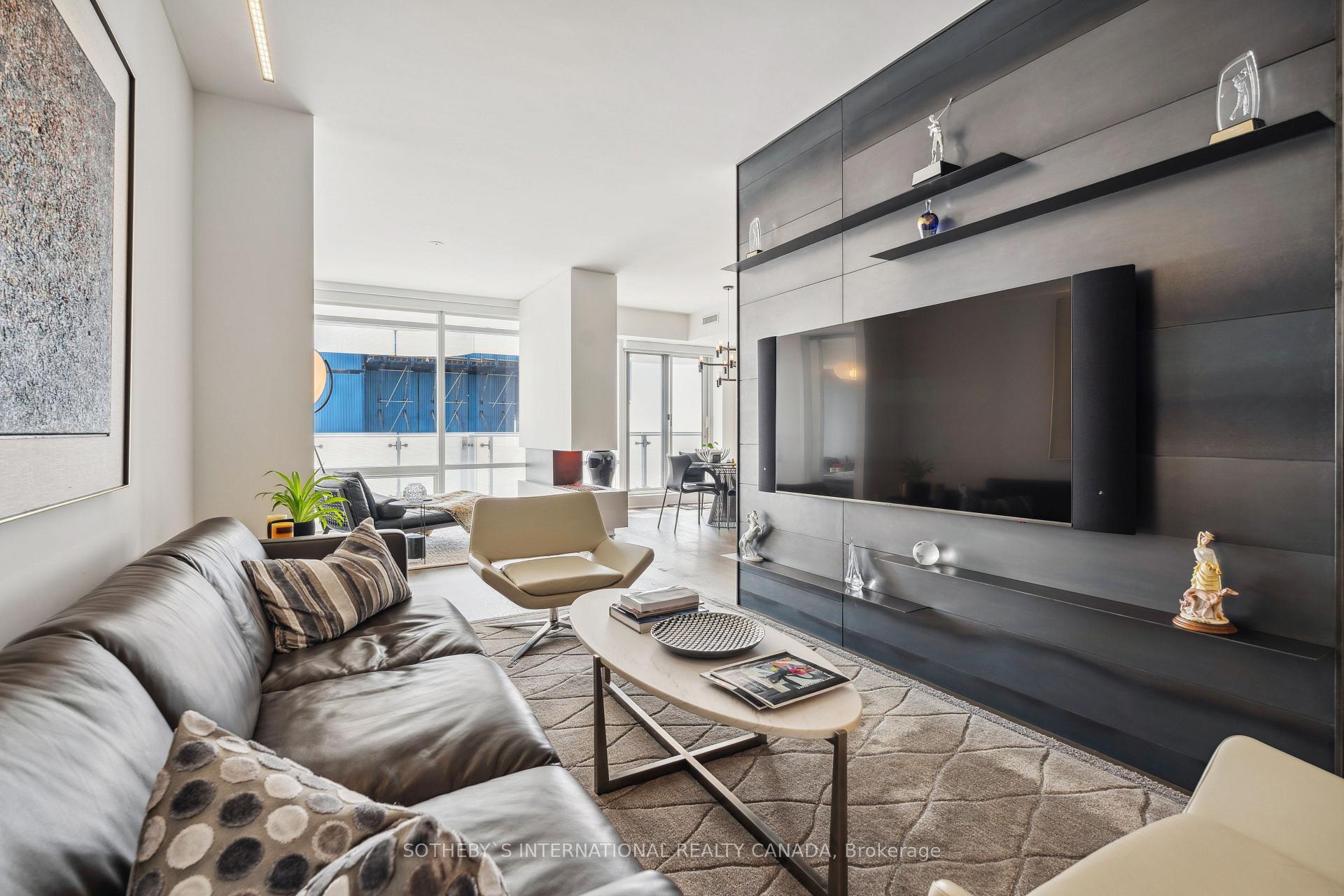 3 Bedrooms Condo at 1 Bloor,  Toronto For sale