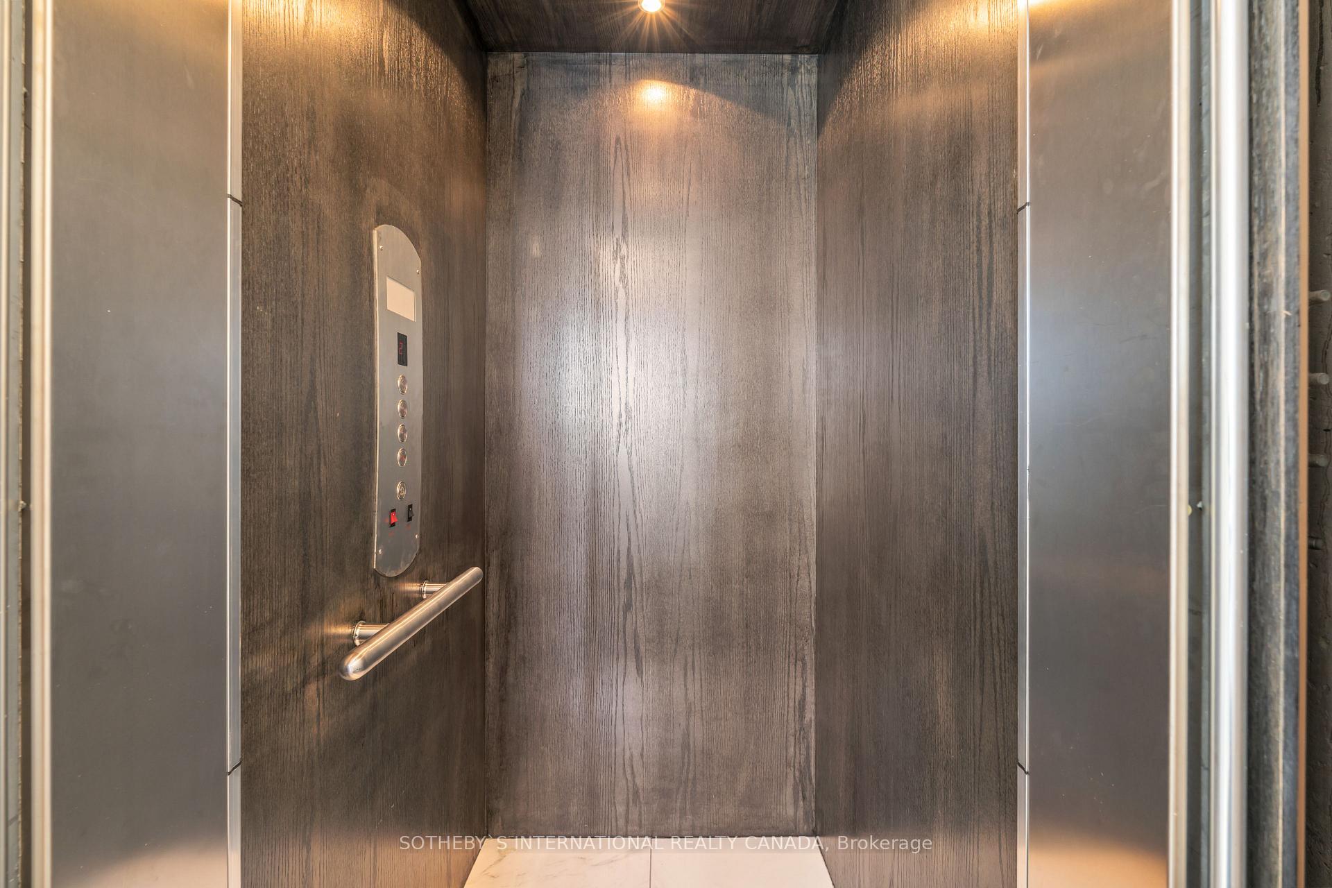 3 Bedrooms Condo at 39 Queens,  Toronto For sale