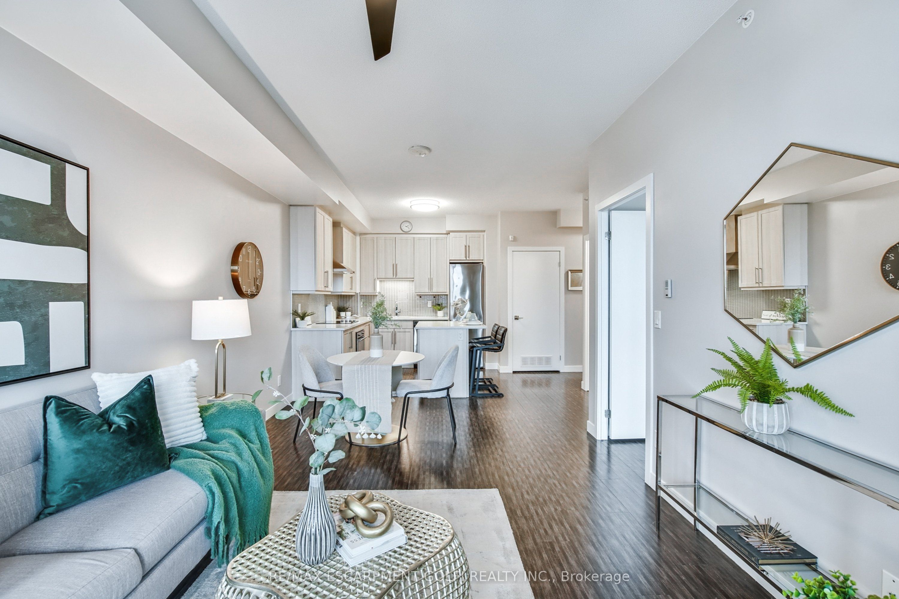 2093 Fairview Street, #408