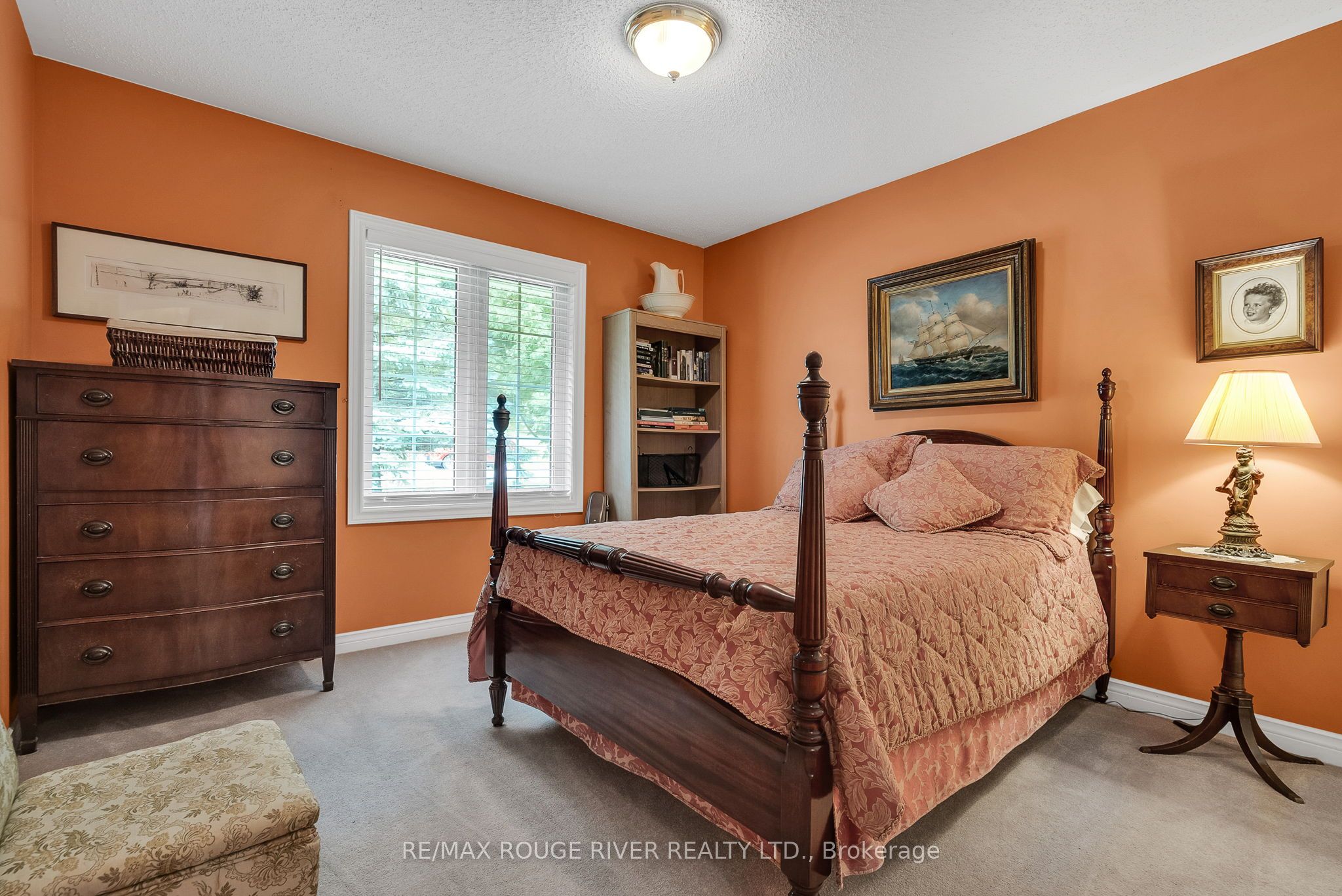 8 Sunrise Court